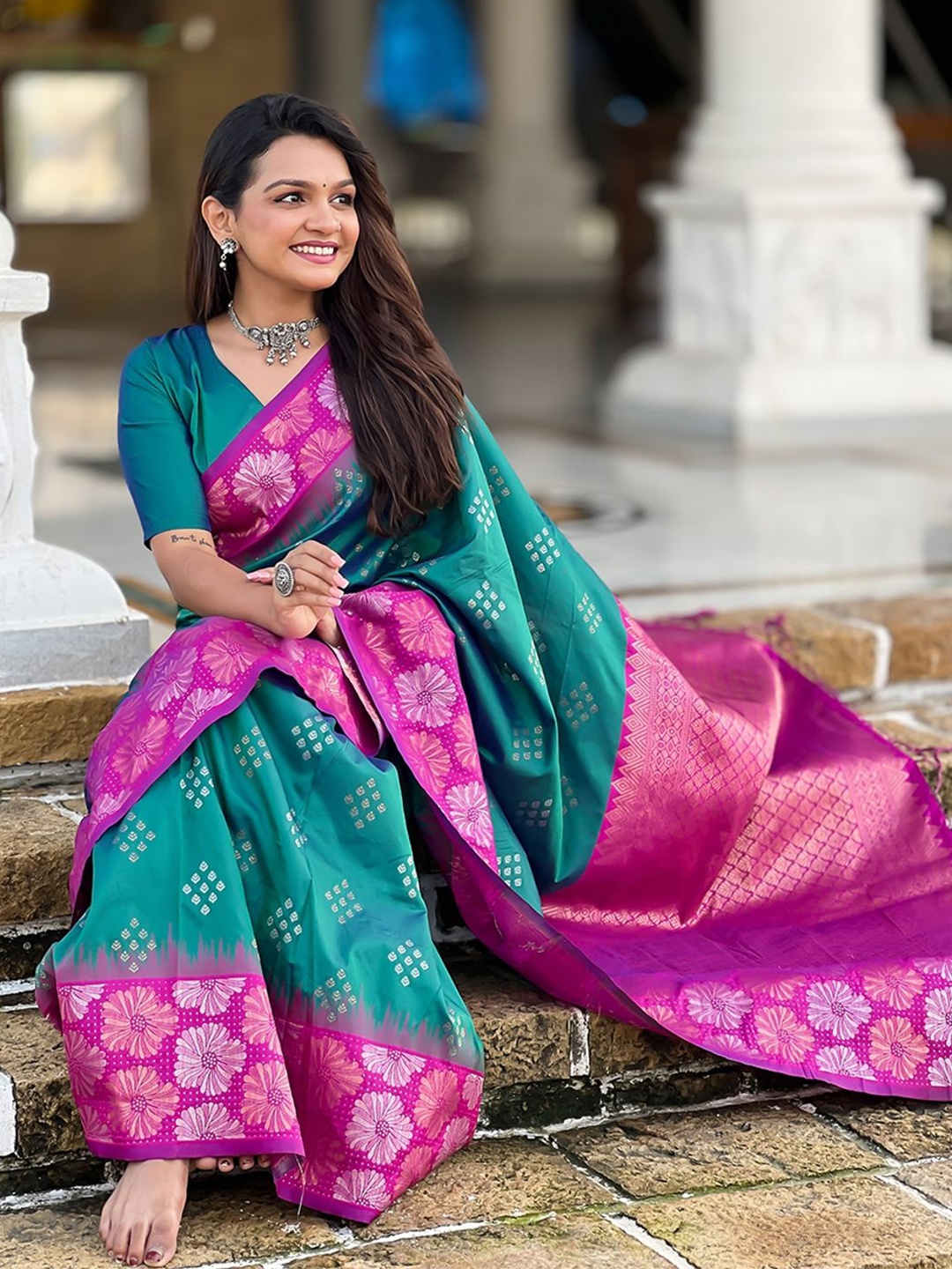 

Suha Woven Design Art Silk Kanjeevaram Saree, Green