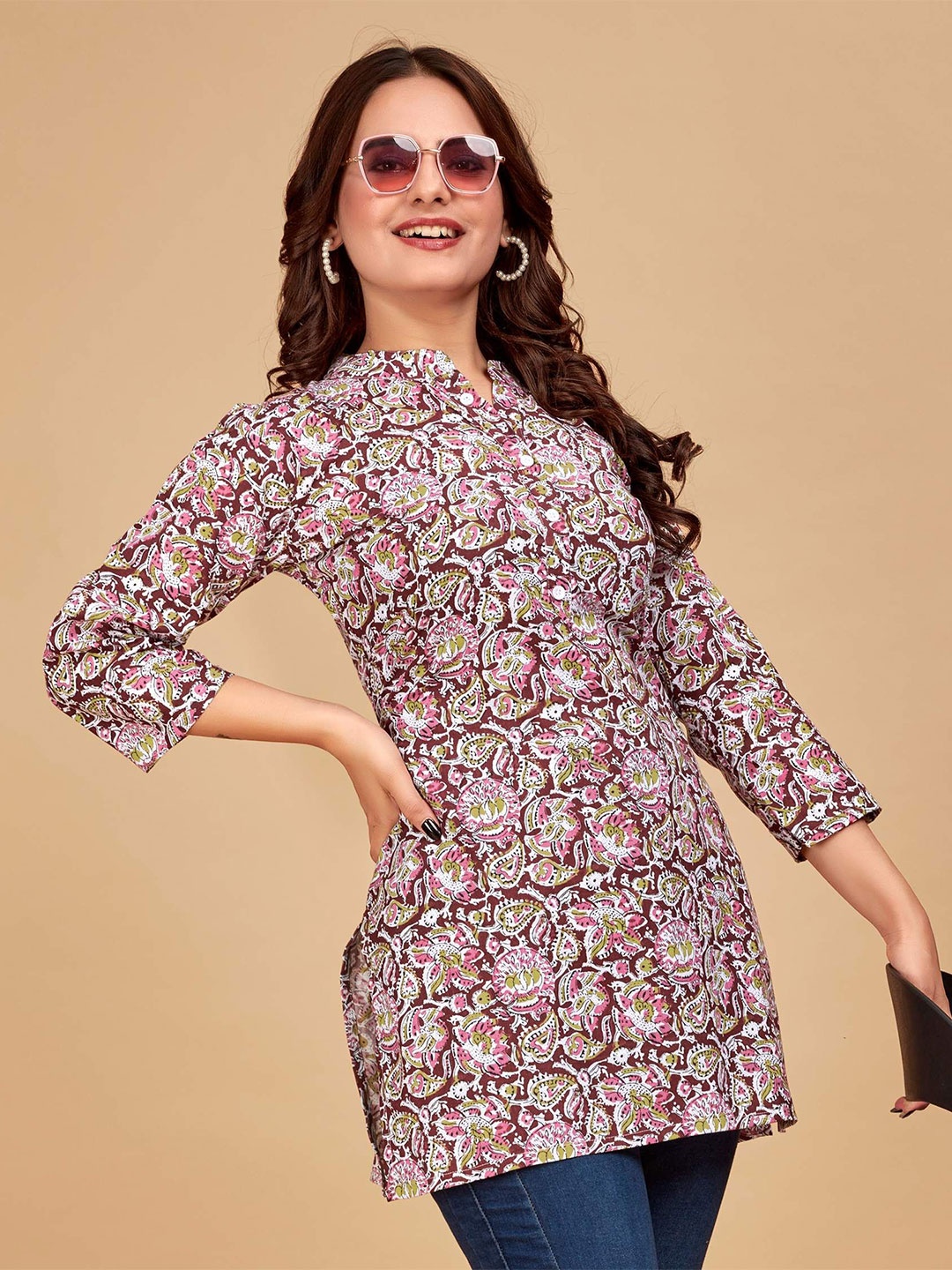 

Kalavrund Creation Floral Printed Pure Cotton Kurti, Purple
