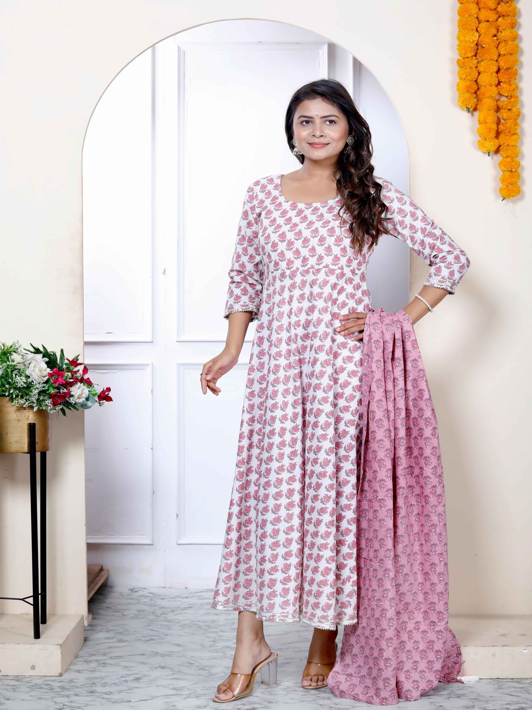 

Doriyaan Floral Printed Round Neck Anarkali Pure Cotton Kurta & Dupatta, Pink