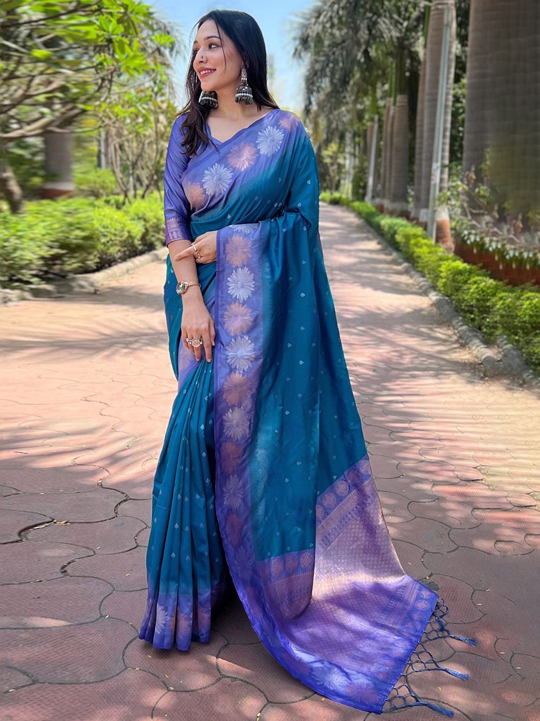 

Suha Art Silk Kanjeevaram Saree, Green