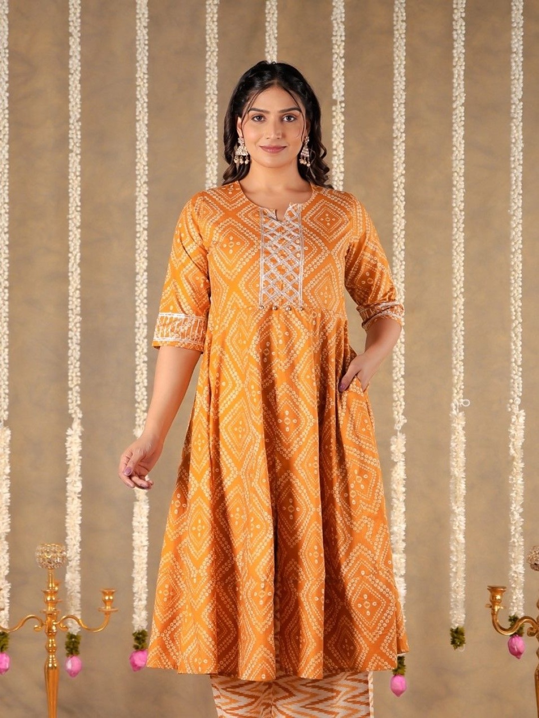 

Aramya Bandhani Printed Gotta Patti Notch Neck Pure Cotton Anarkali Kurta, Yellow