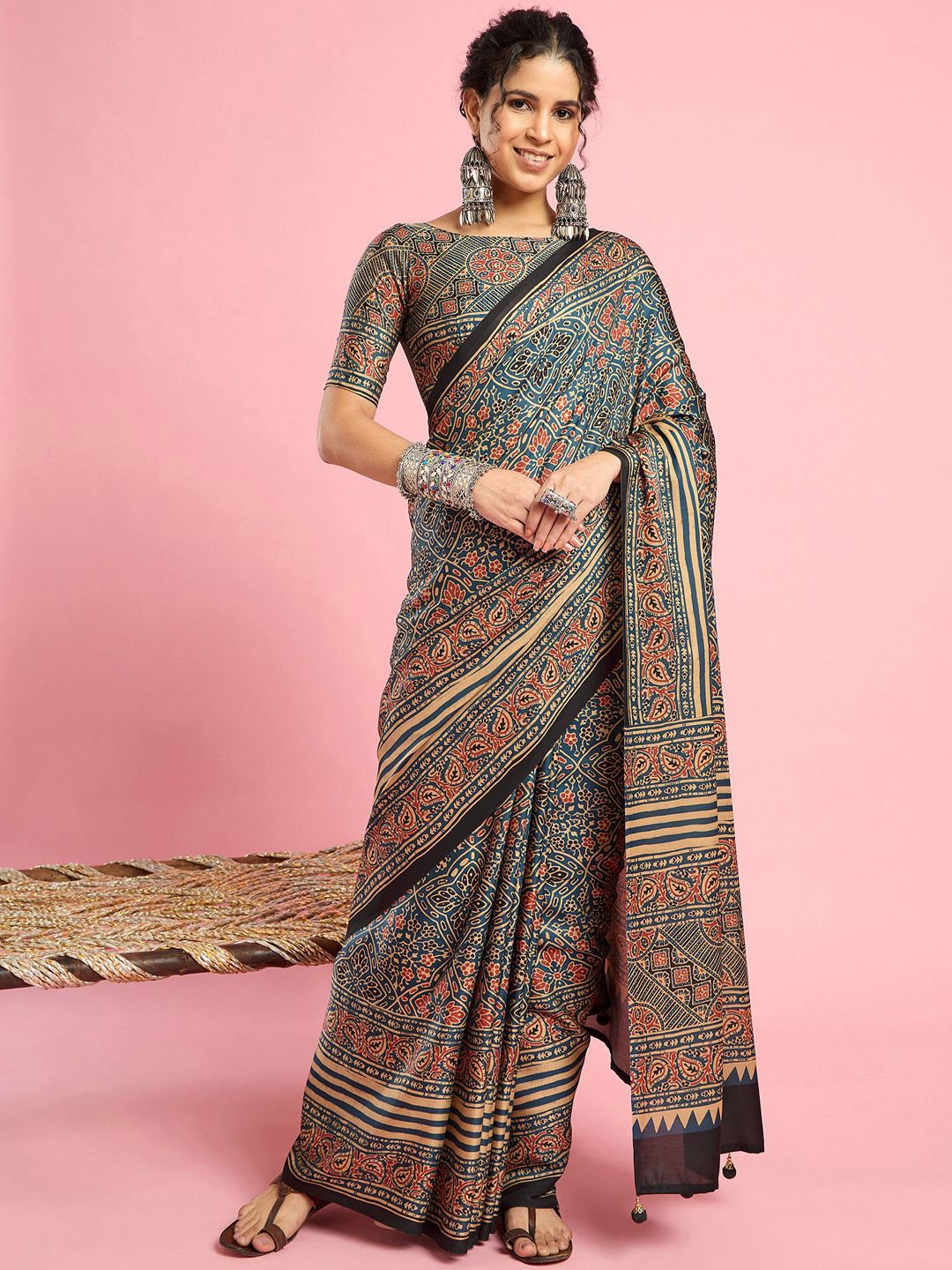 

Sangria Ethnic Printed Saree With Blouse Piece, Teal