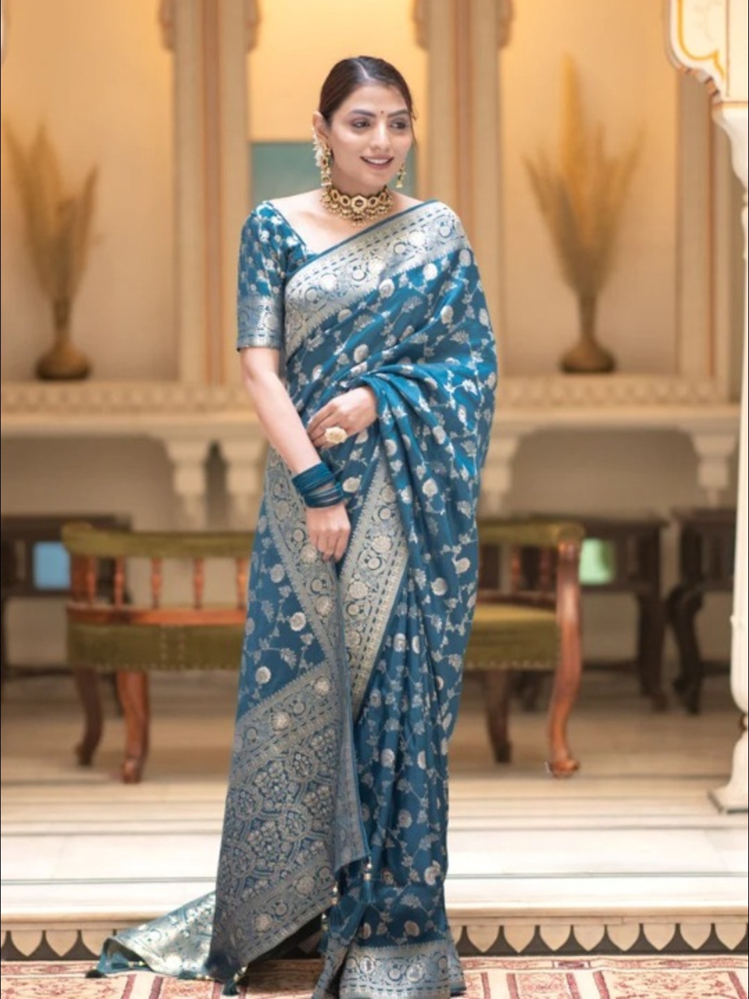 

Flosive Woven Design Zari Art Silk Banarasi Saree, Teal