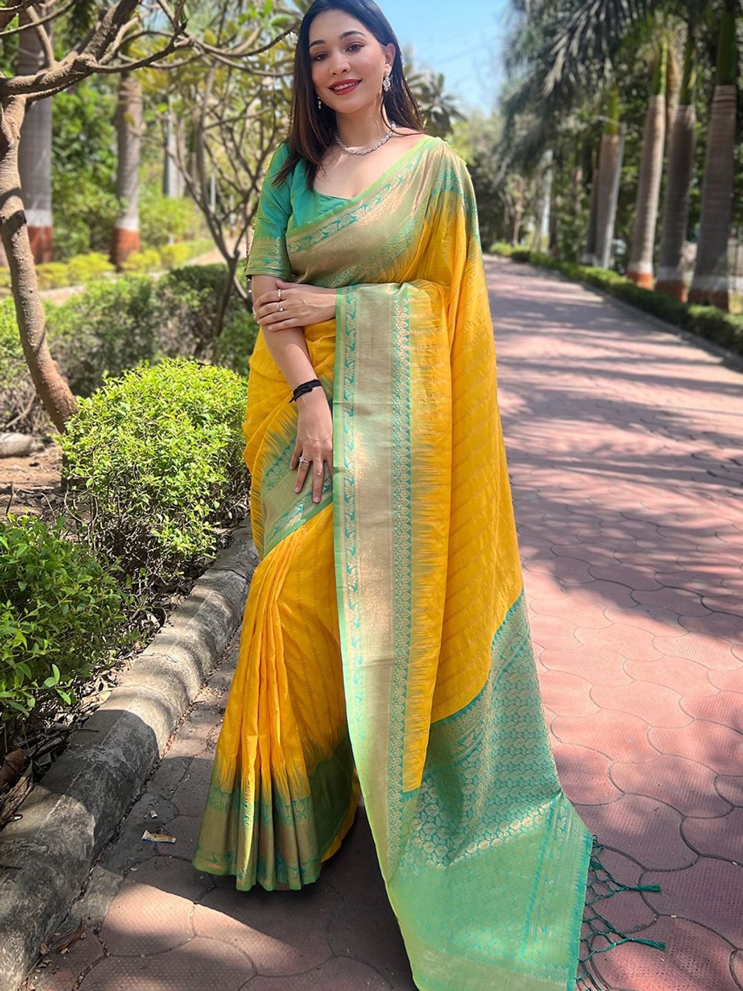 

Suha Art Silk Kanjeevaram Saree, Yellow