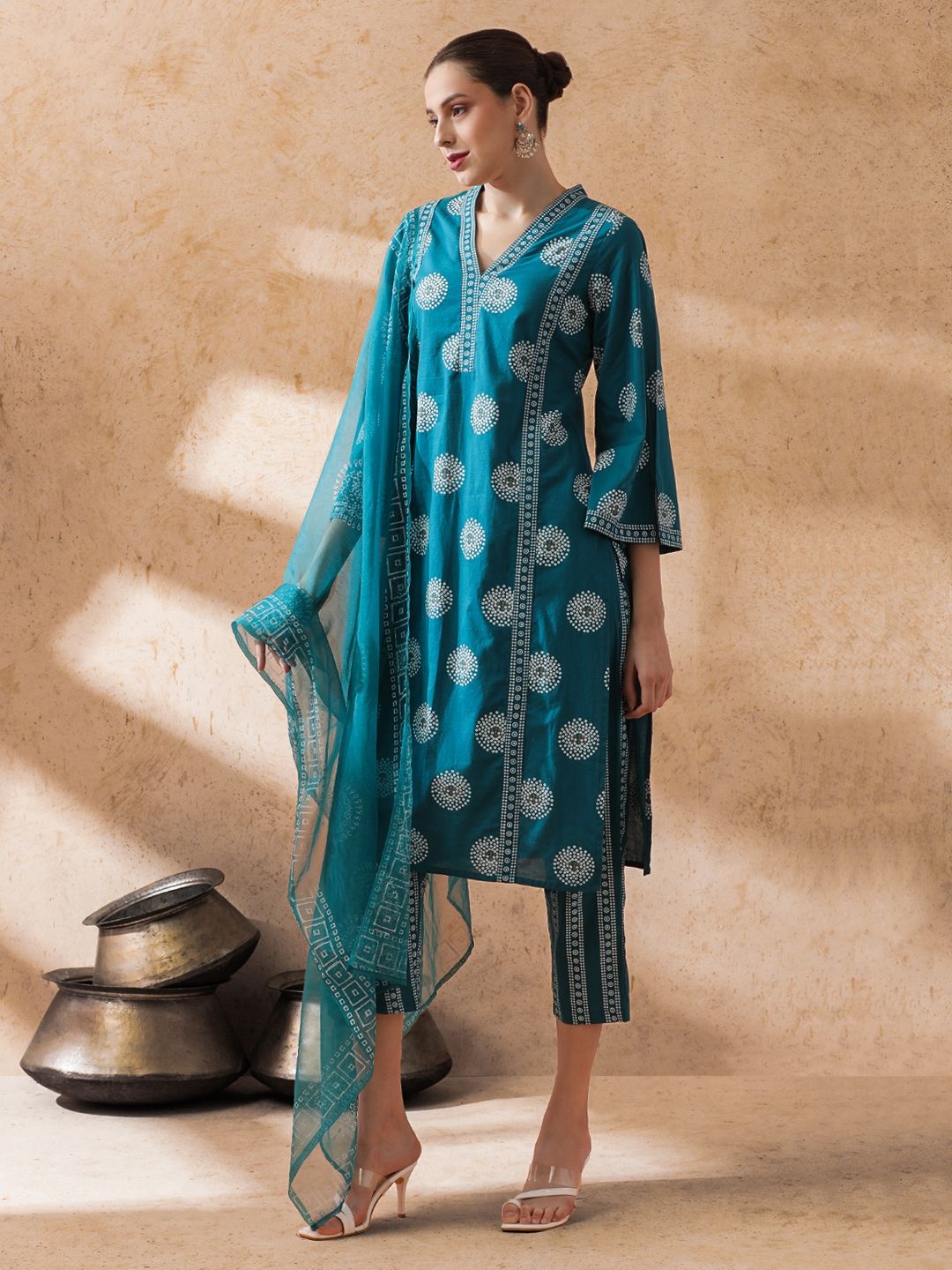 

STYLEBAAZI Bandhani Printed V-Neck Pure Cotton Straight Kurta With Trouser & Dupatta, Blue