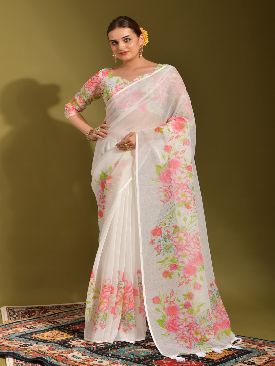 

MySilkLove Floral Pure Linen Saree, White