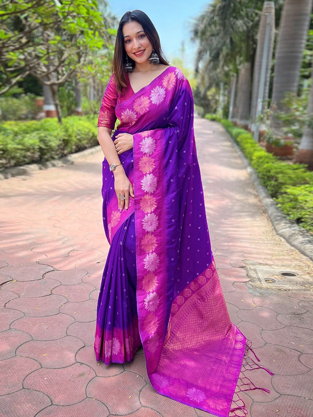 

Suha Art Silk Kanjeevaram Saree, Purple