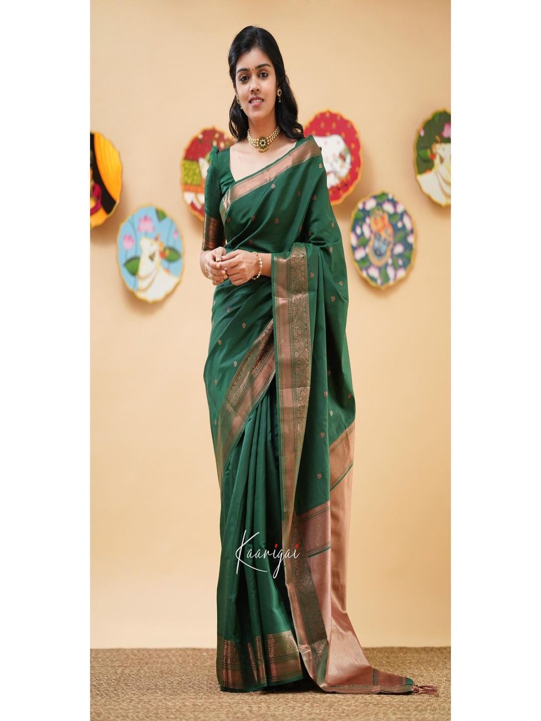 

revika Woven Design Pure Silk Kanjeevaram Saree, Green