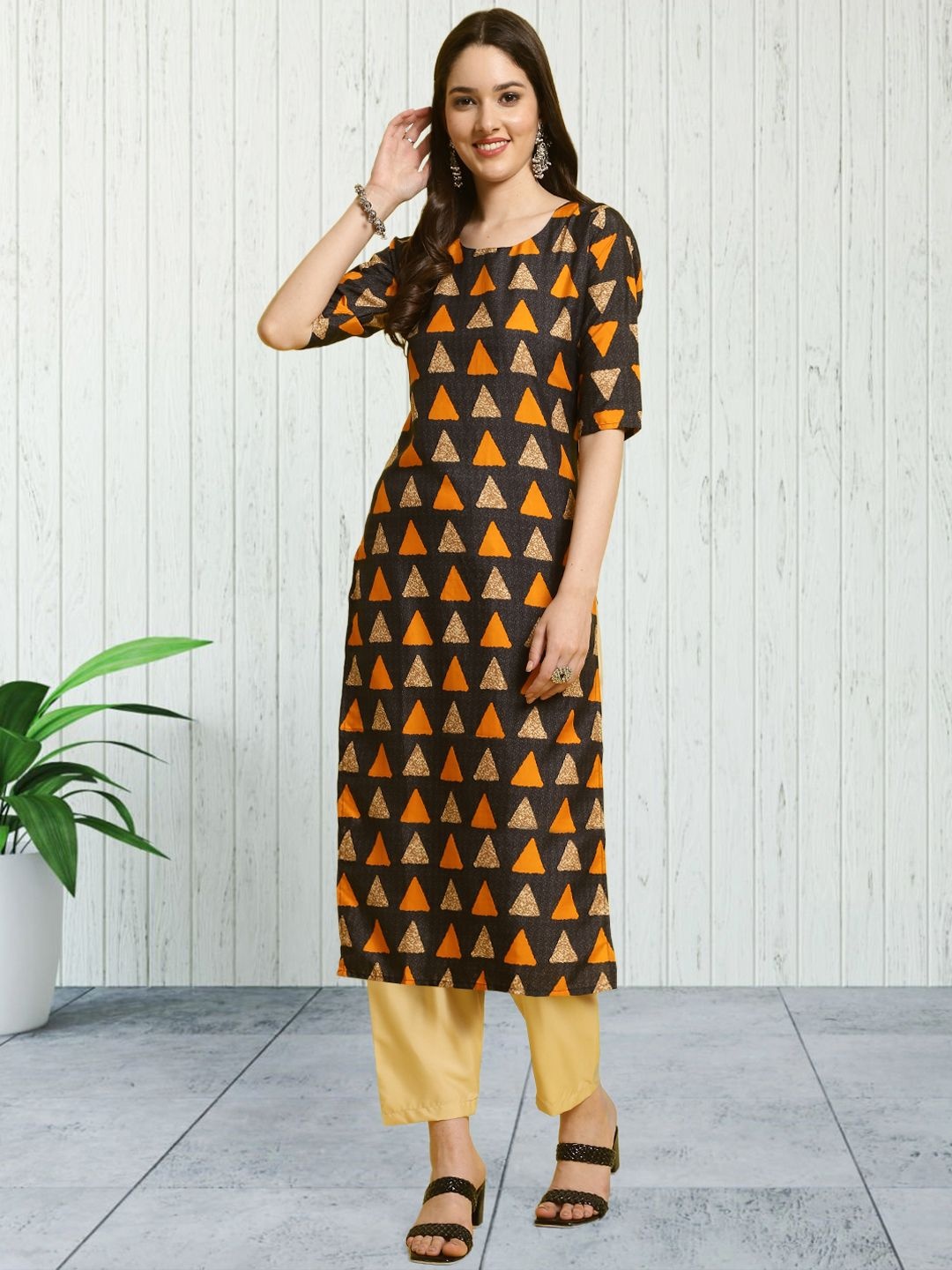 

7Threads Geometric Printed Round Neck Straight Kurta With Trouser, Black