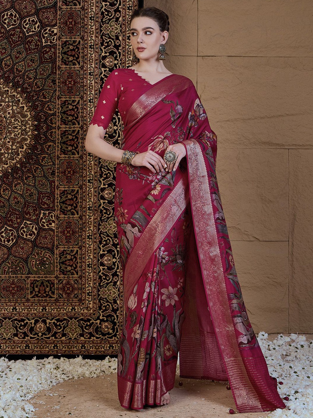 

Anouk Floral Zari Silk Blend Sungudi Saree, Pink