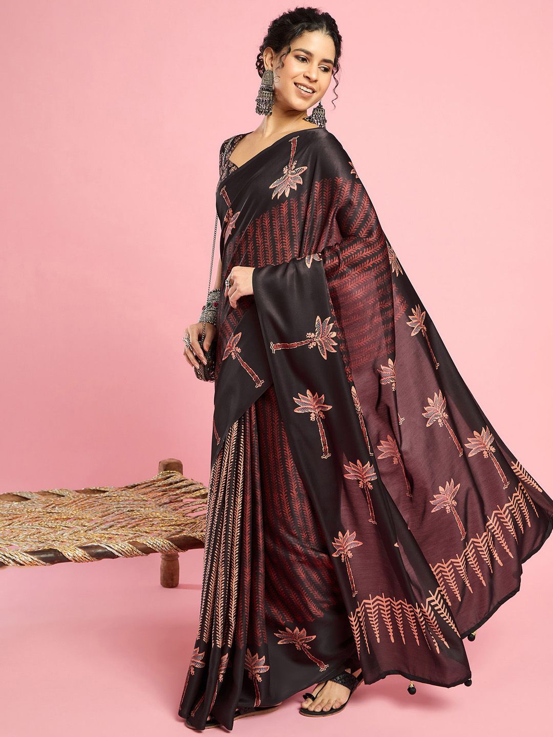 

Sangria Ethnic Printed Saree With Blouse Piece, Black