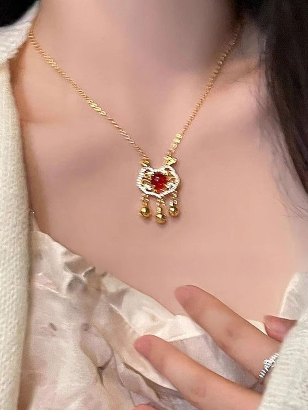 

StyleCast Elegant Gold-Toned Minimal Stone Studded Chain