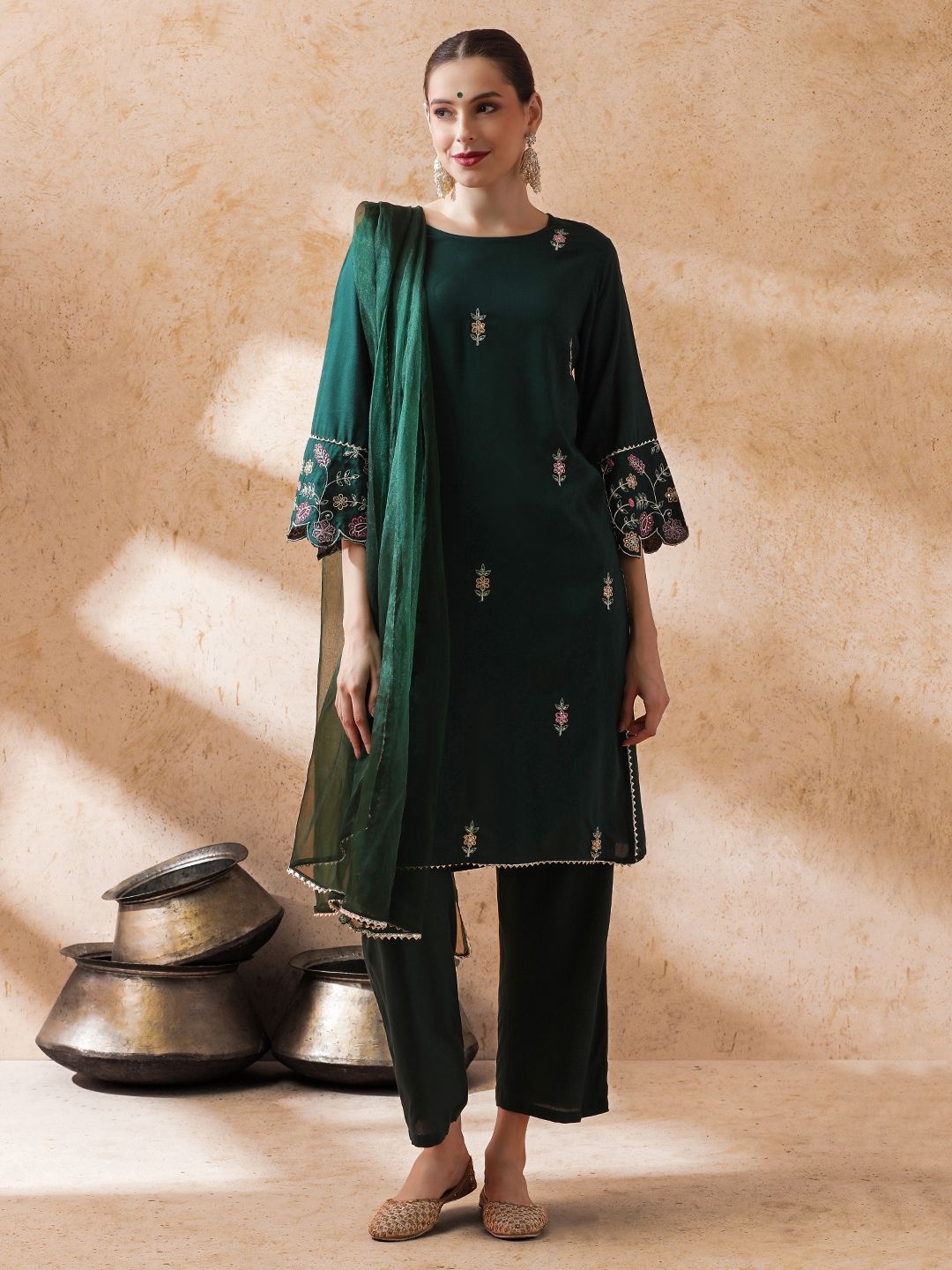 

STYLEBAAZI Women Floral Embroidered Regular Thread Work Kurta with Palazzos & With Dupatta, Green