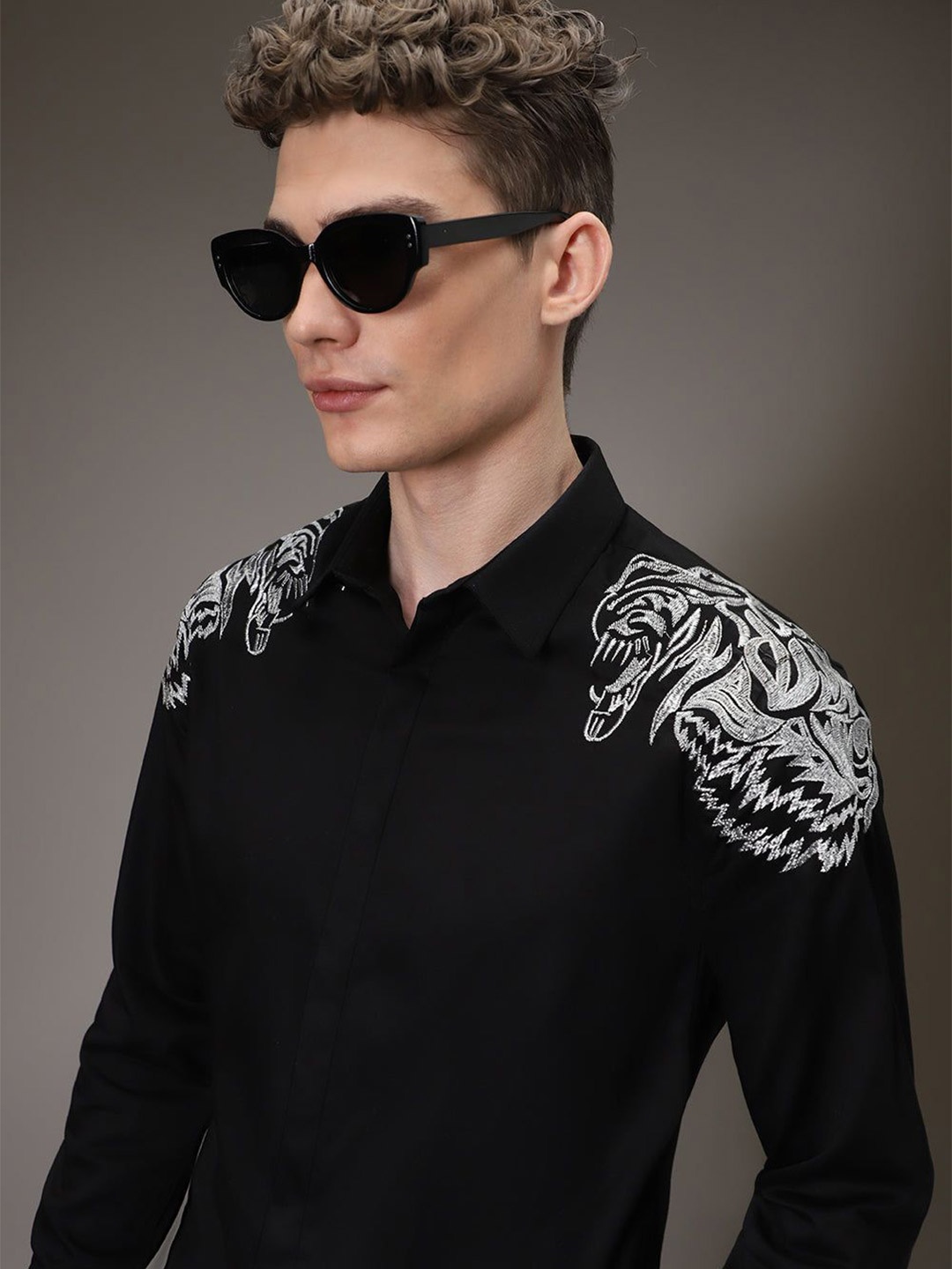 

Banana Club Men Noire Lion Embroidery Designer Shirt, Black