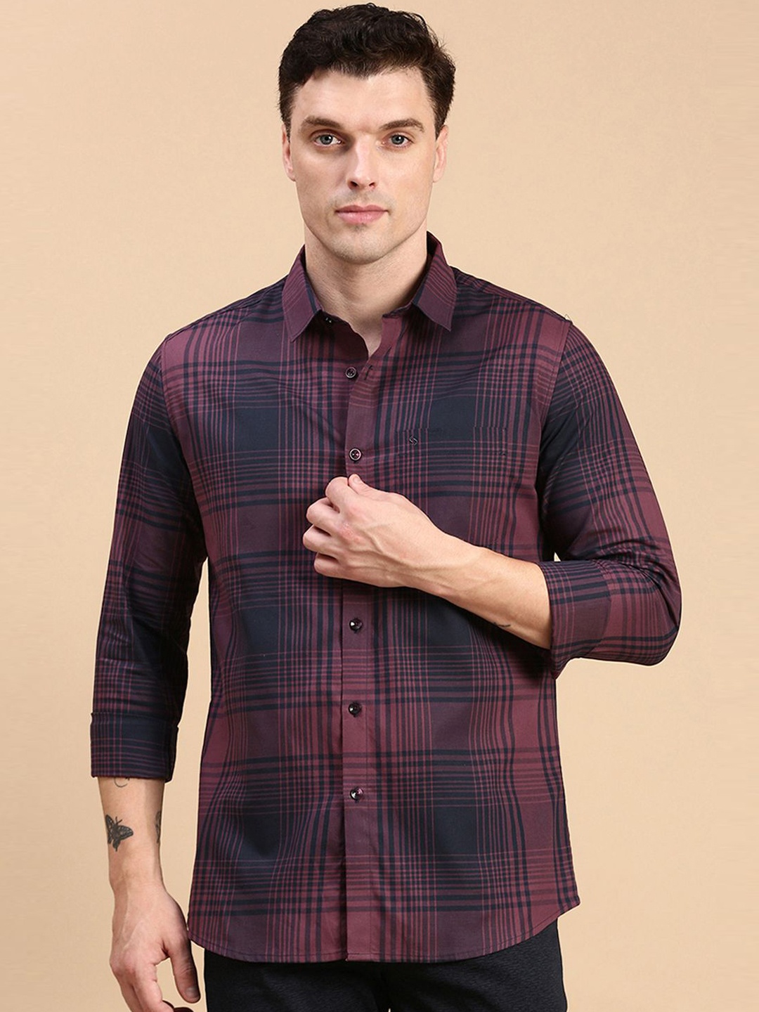 

Classic Polo Men India Slim Fit Spread Collar Tartan Checked Cotton Casual Shirt, Burgundy