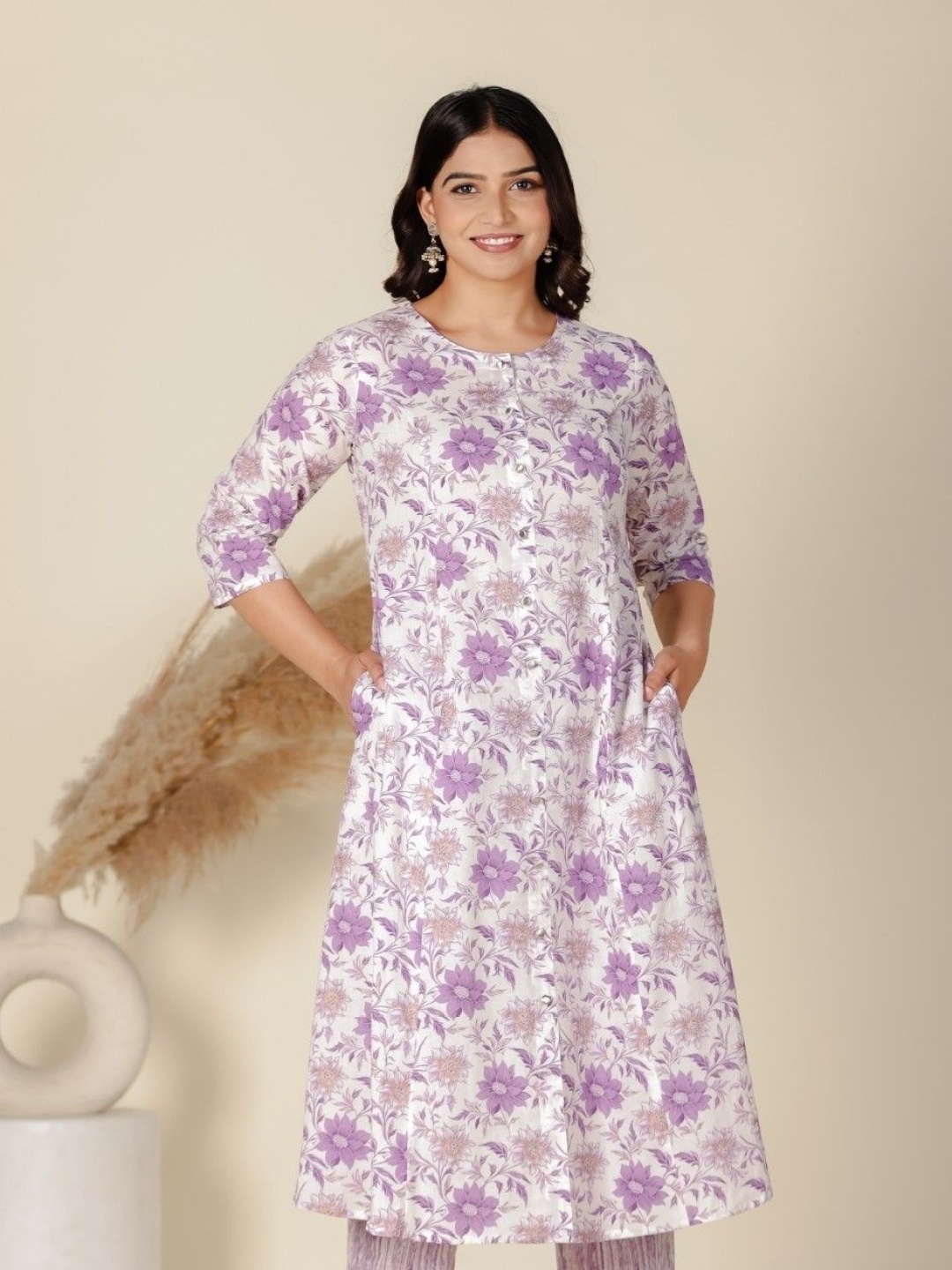 

Aramya Women Floral Printed Kurta, White