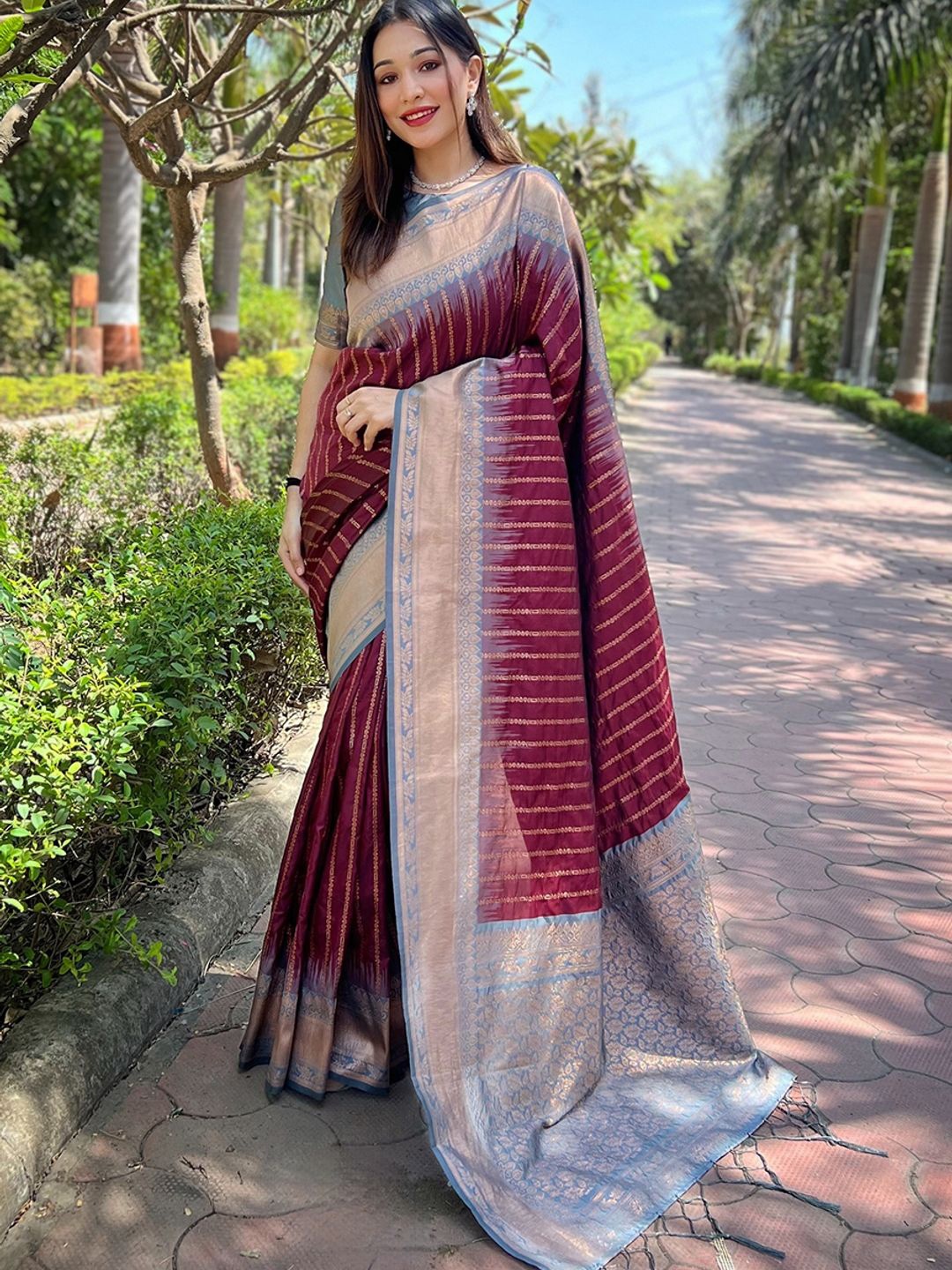 

Suha Woven Design Zari Art Silk Kanjeevaram Saree, Brown