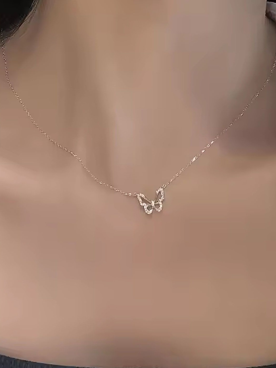 

StyleCast Silver-Toned Stone Studded Elegant Minimal Chain
