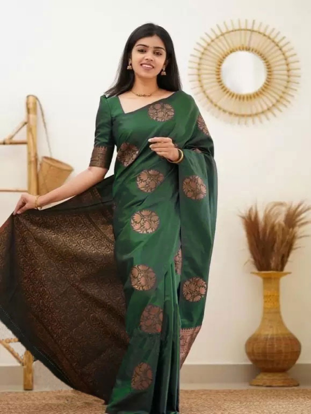 

Mitera Woven Design Zari Art Silk Banarasi Saree, Green