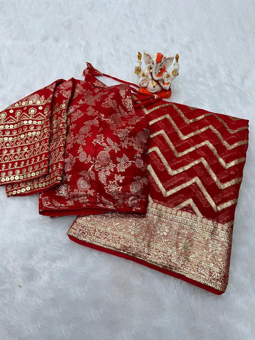 

PAYAL CREATION Woven Design Zari Pure Georgette Banarasi Saree, Red