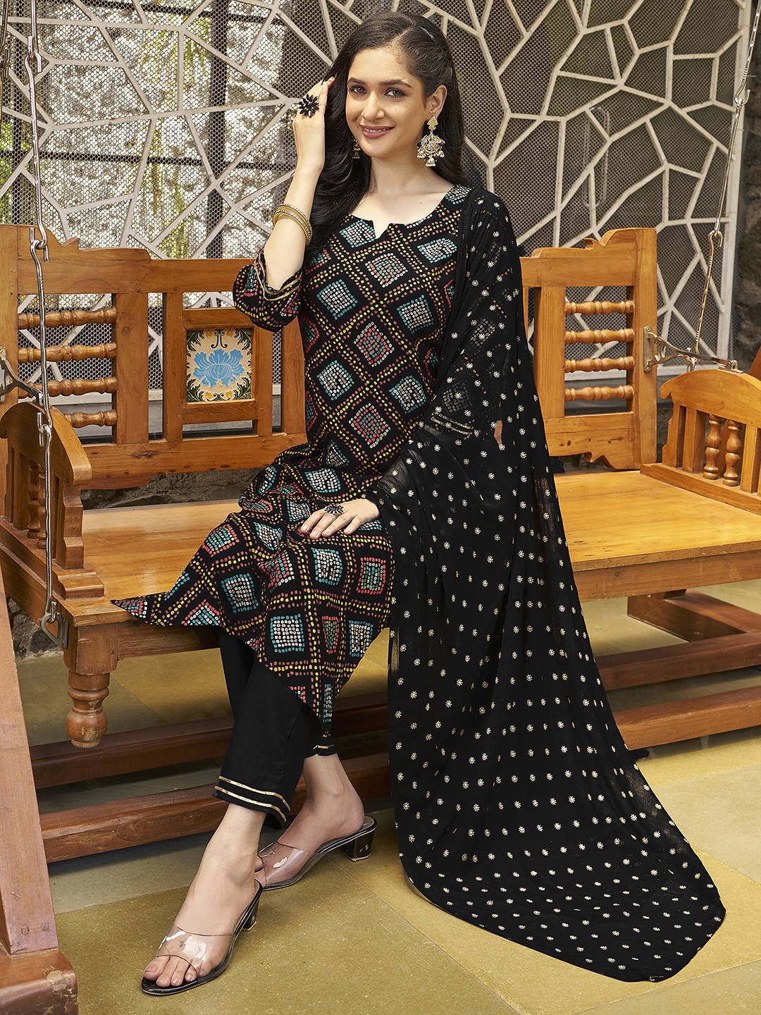 

SKYLEE Bandhani Printed Regular Gotta Patti Kurta with Trousers & Dupatta, Black