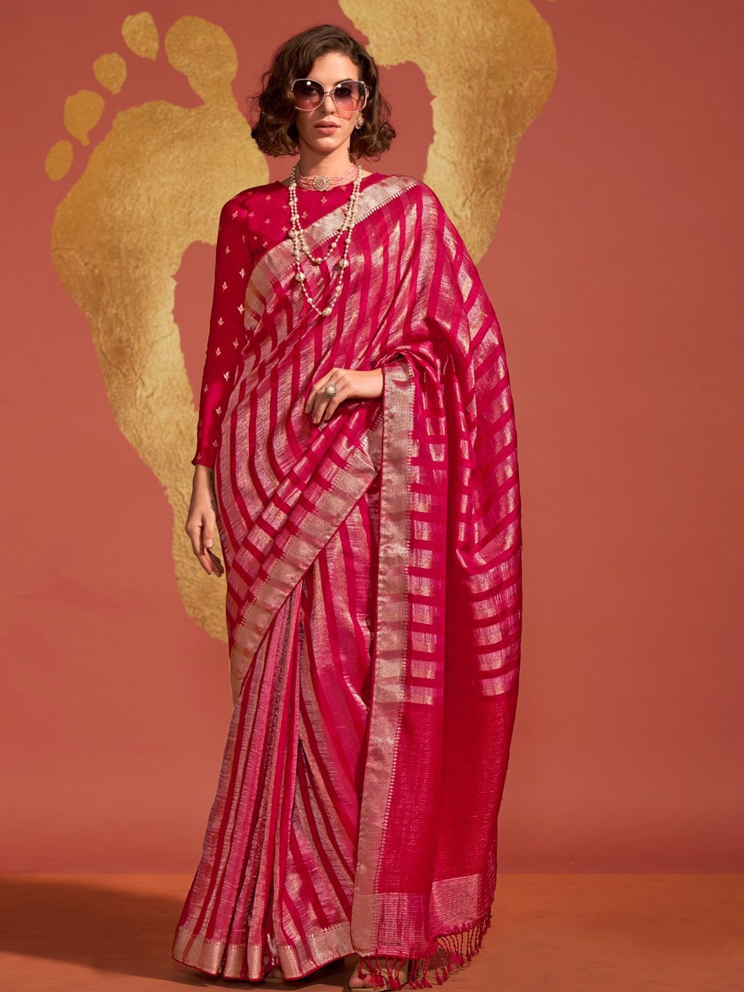 

ODETTE Woven Design Zari Saree, Pink