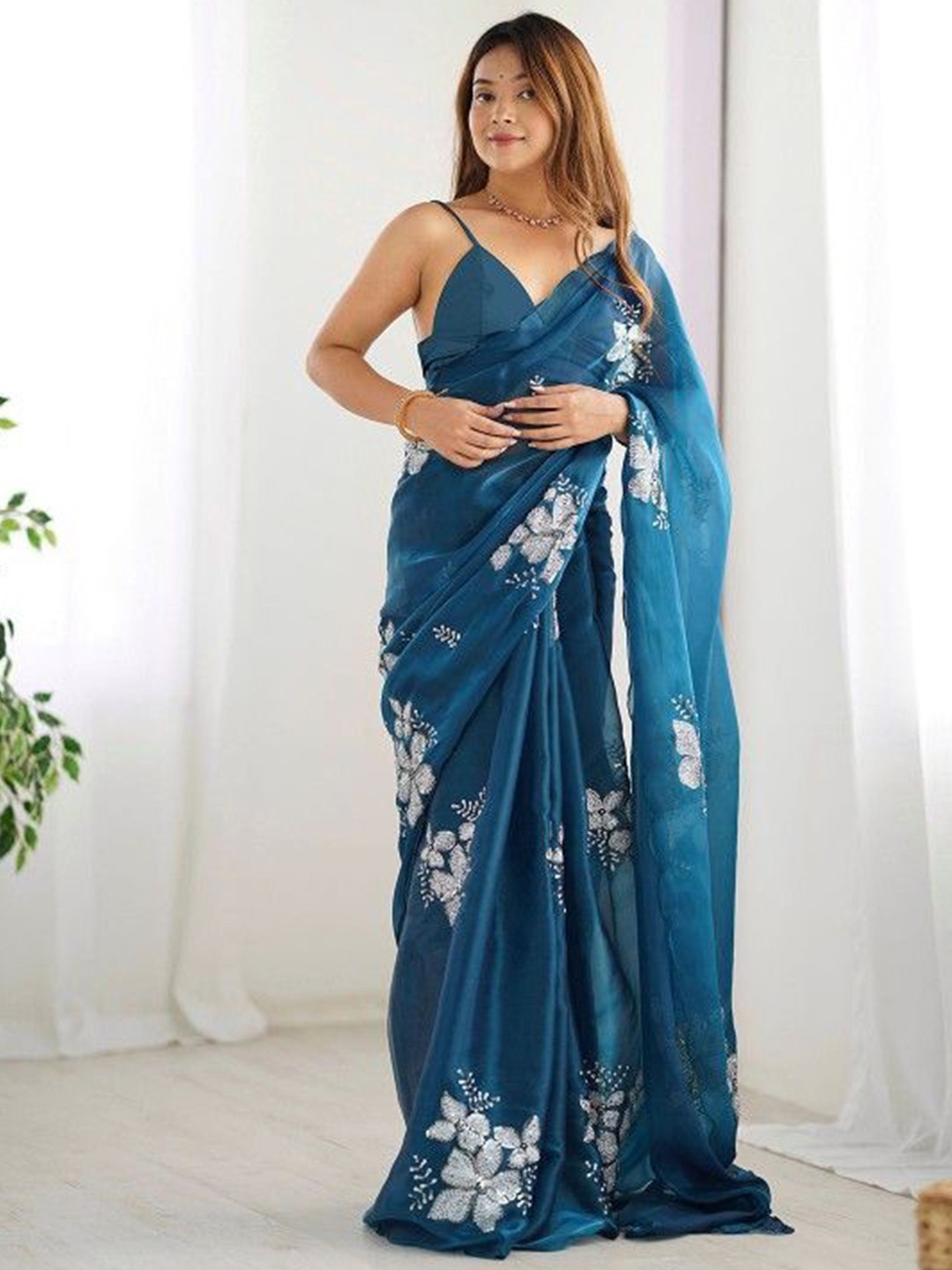 

LeeliPeeri Designer Floral Sequinned Pure Chiffon Saree, Turquoise blue