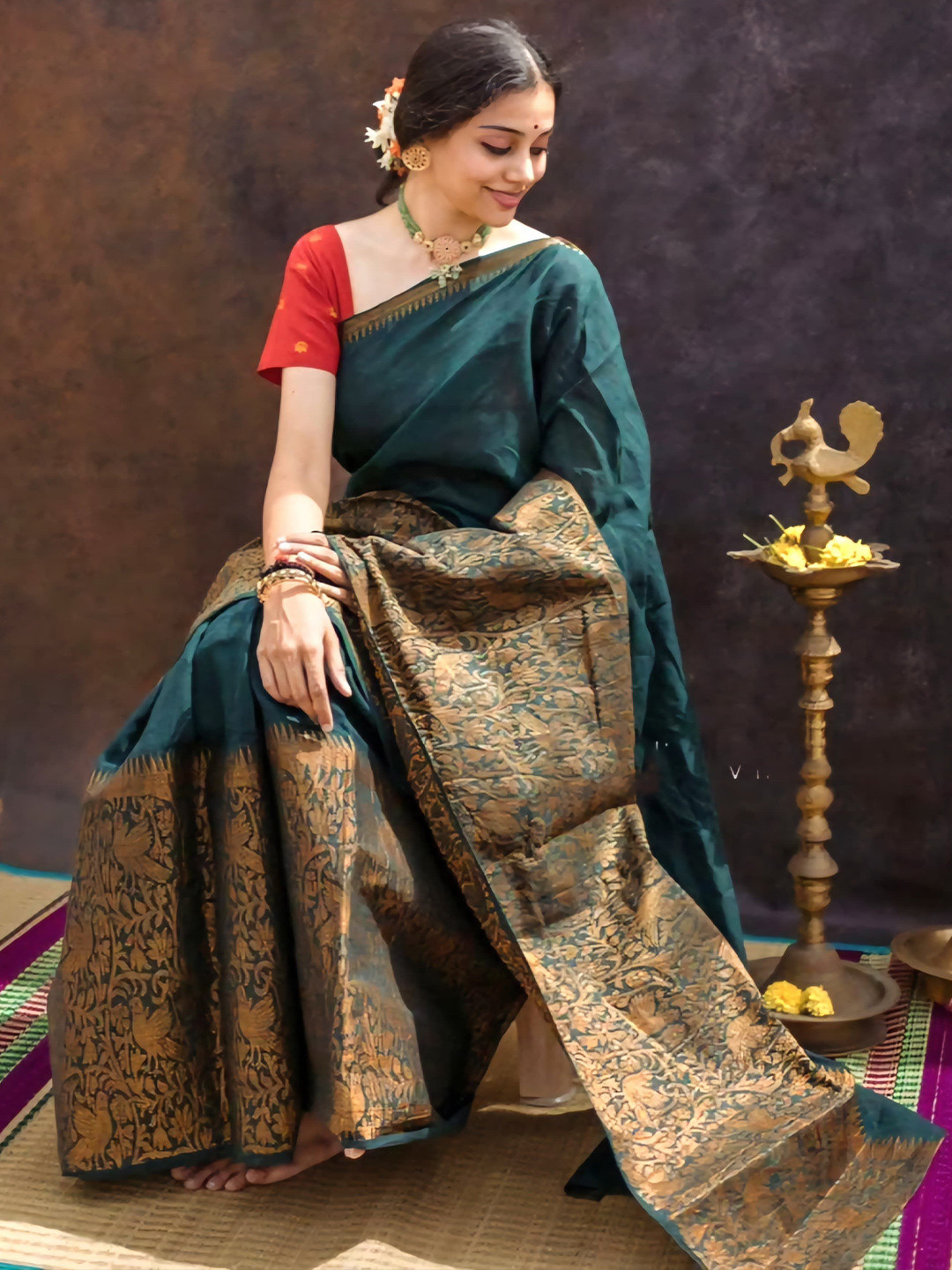 

choiceit Woven Design Zari Pure Silk Saree, Green