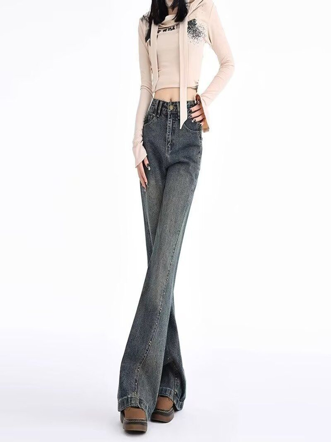 

StyleCast Women Bootcut Light Fade Mid-Rise Cotton Jeans, Blue