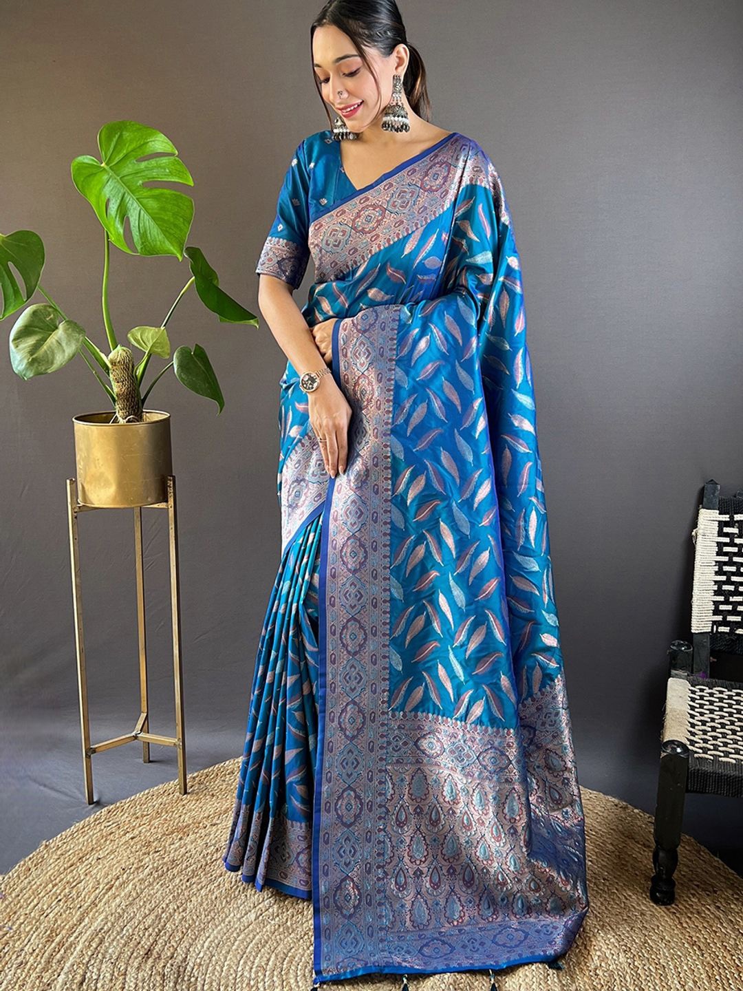

Suha Floral Art Silk Ready to Wear Kanjeevaram Saree, Blue