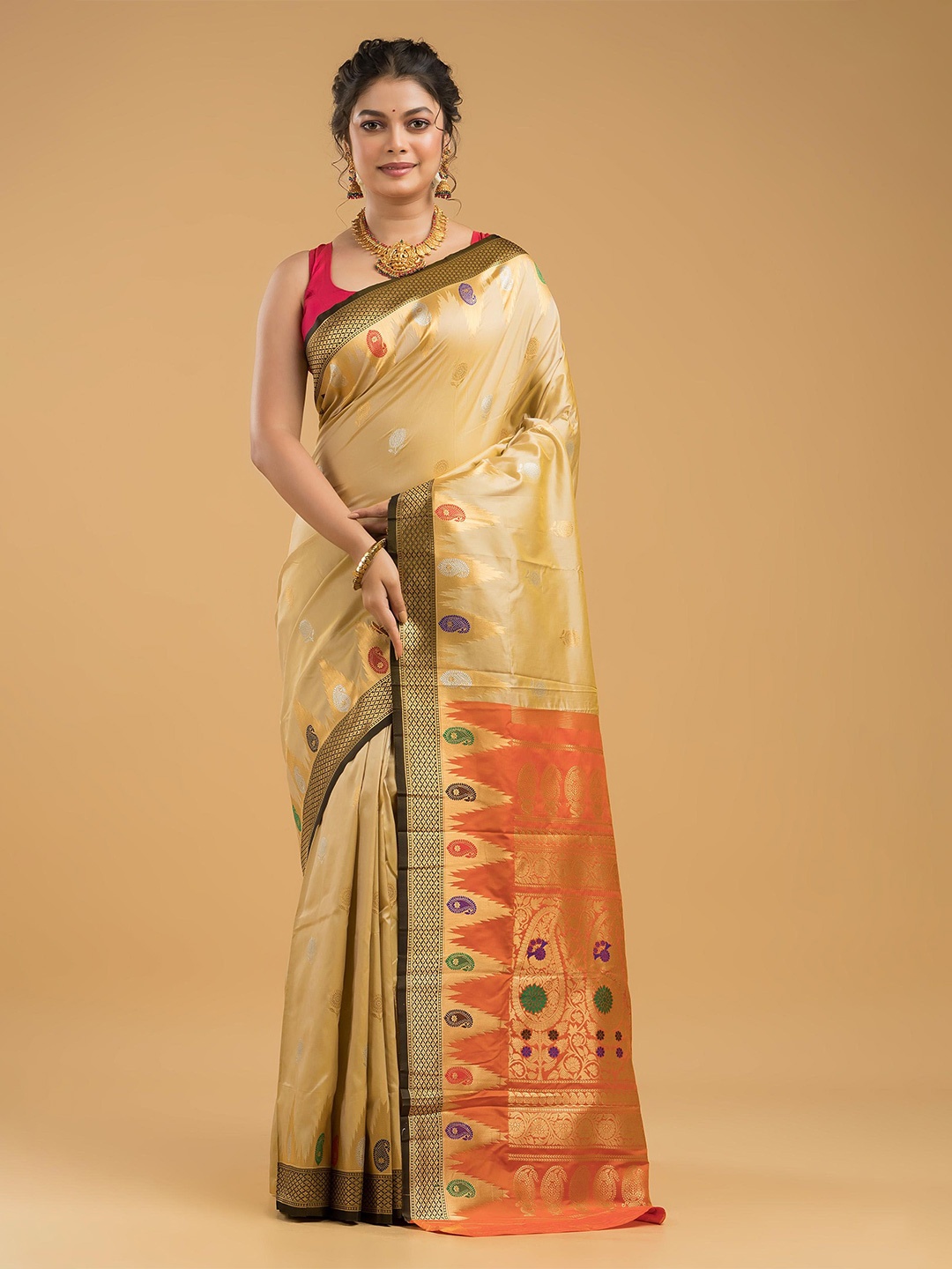 

Dheu Woven Design Zari Silk Blend Kanjeevaram Saree, Beige