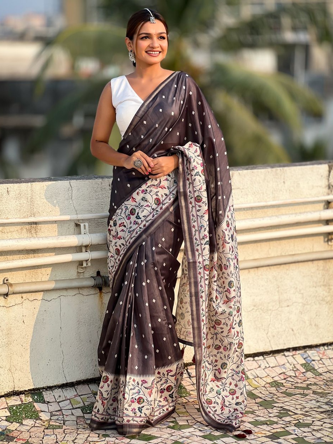 

Suha Art Silk Kanjeevaram Saree, Black
