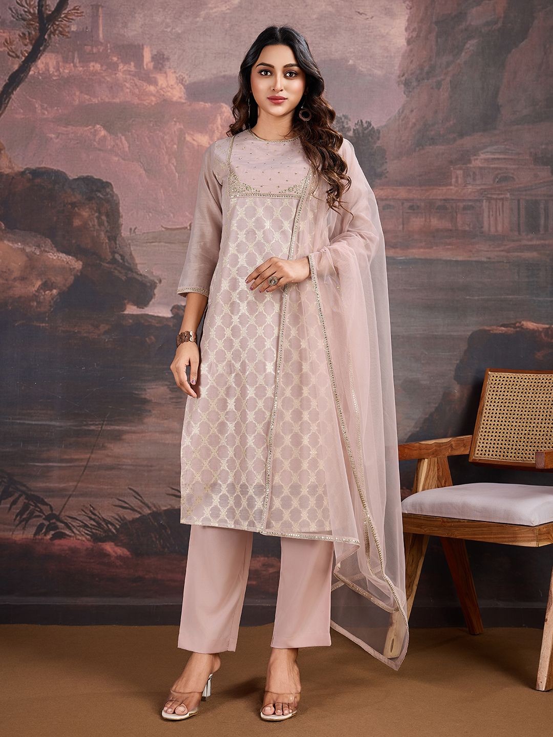 

House of Pataudi Ethnic Motif Woven Design Sequinned Jacquard Kurta & Trouser With Dupatta, Pink