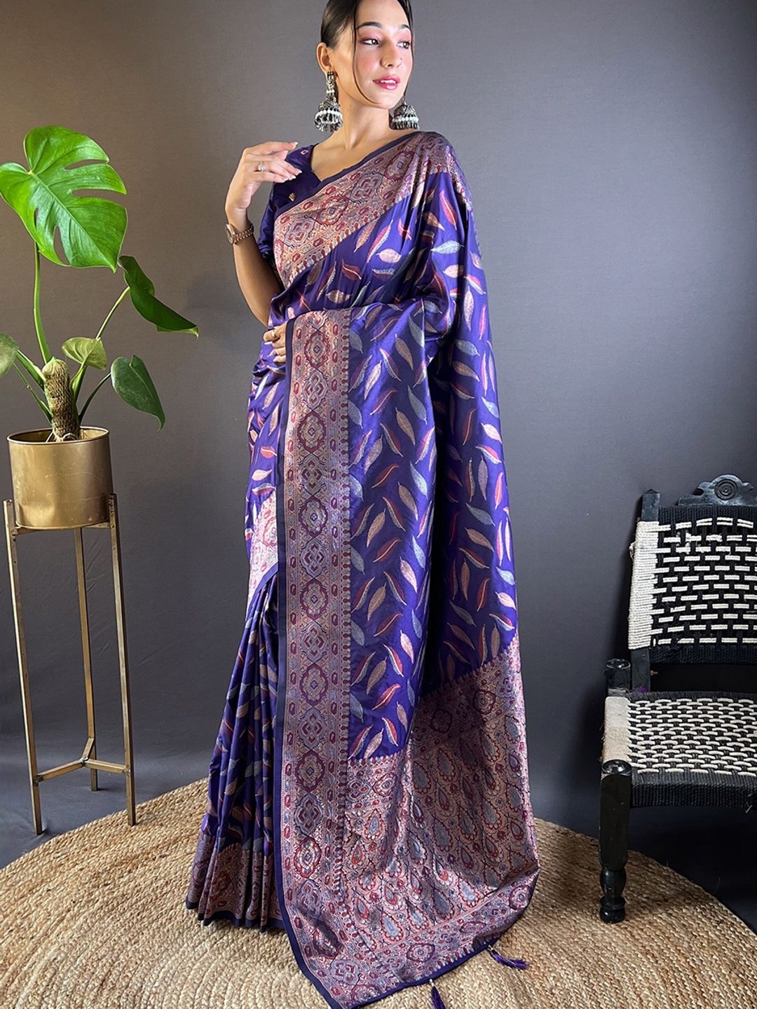 

Suha Ethnic Motifs Art Silk Kanjeevaram Saree, Violet