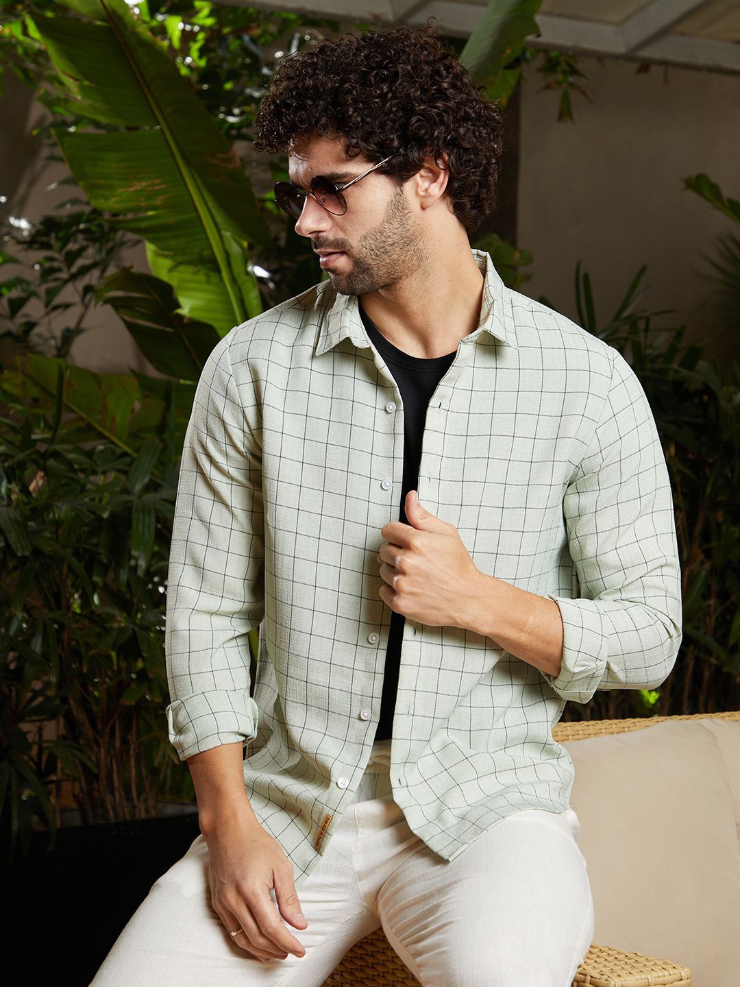 

Campus Sutra Men Comfort Spread Collar Checked Cotton Casual Shirt, White