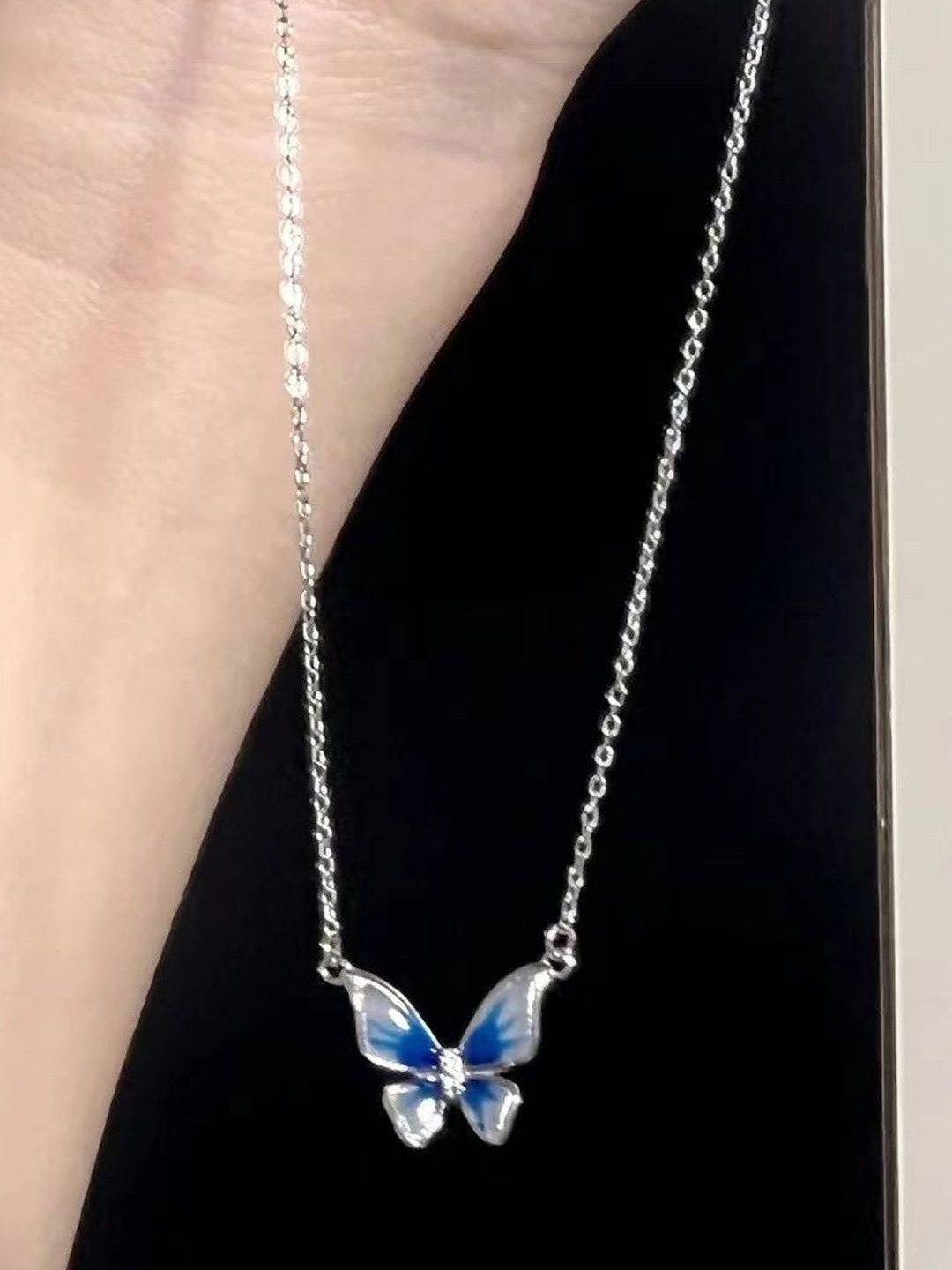 

StyleCast Silver-Toned & Blue Elegant Minimal Chain