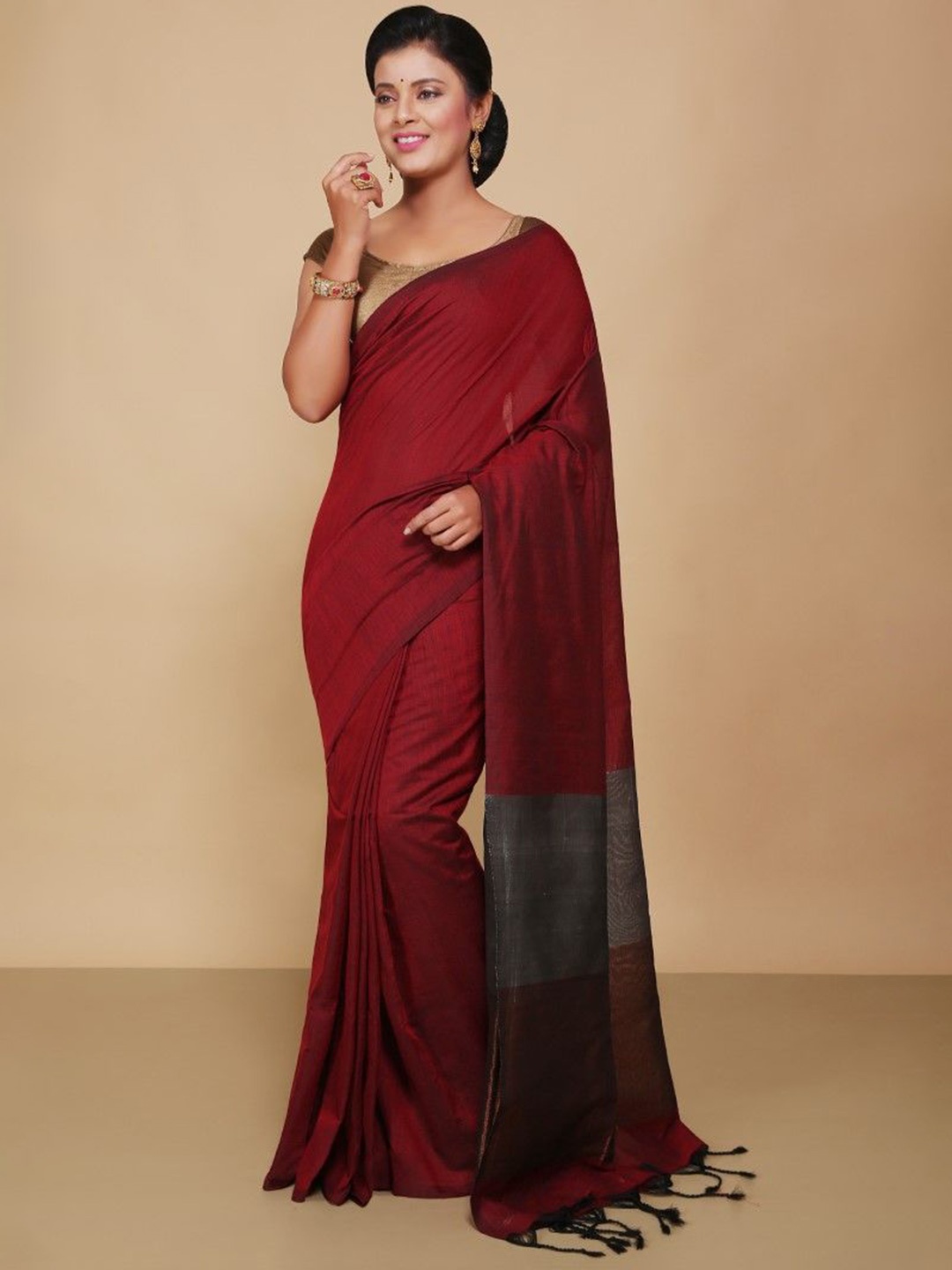 

BENGAL HANDLOOM Tissue Taant Saree, Red