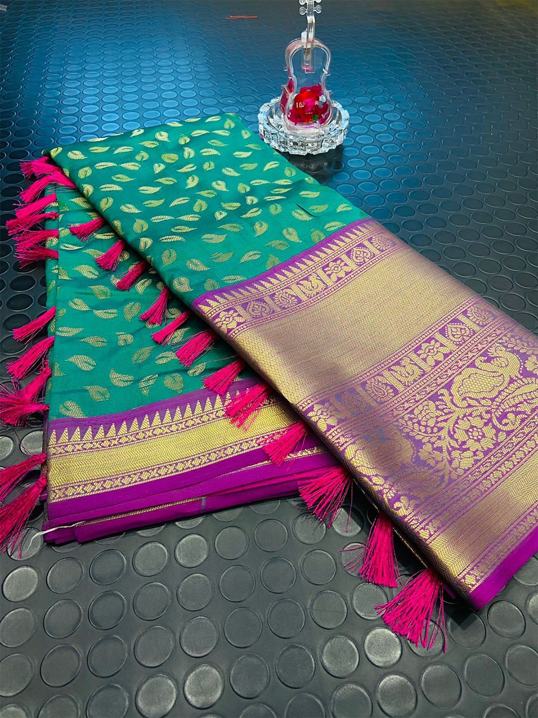 

ZIBLON Woven Design Zari Pure Silk Kanjeevaram Saree, Teal