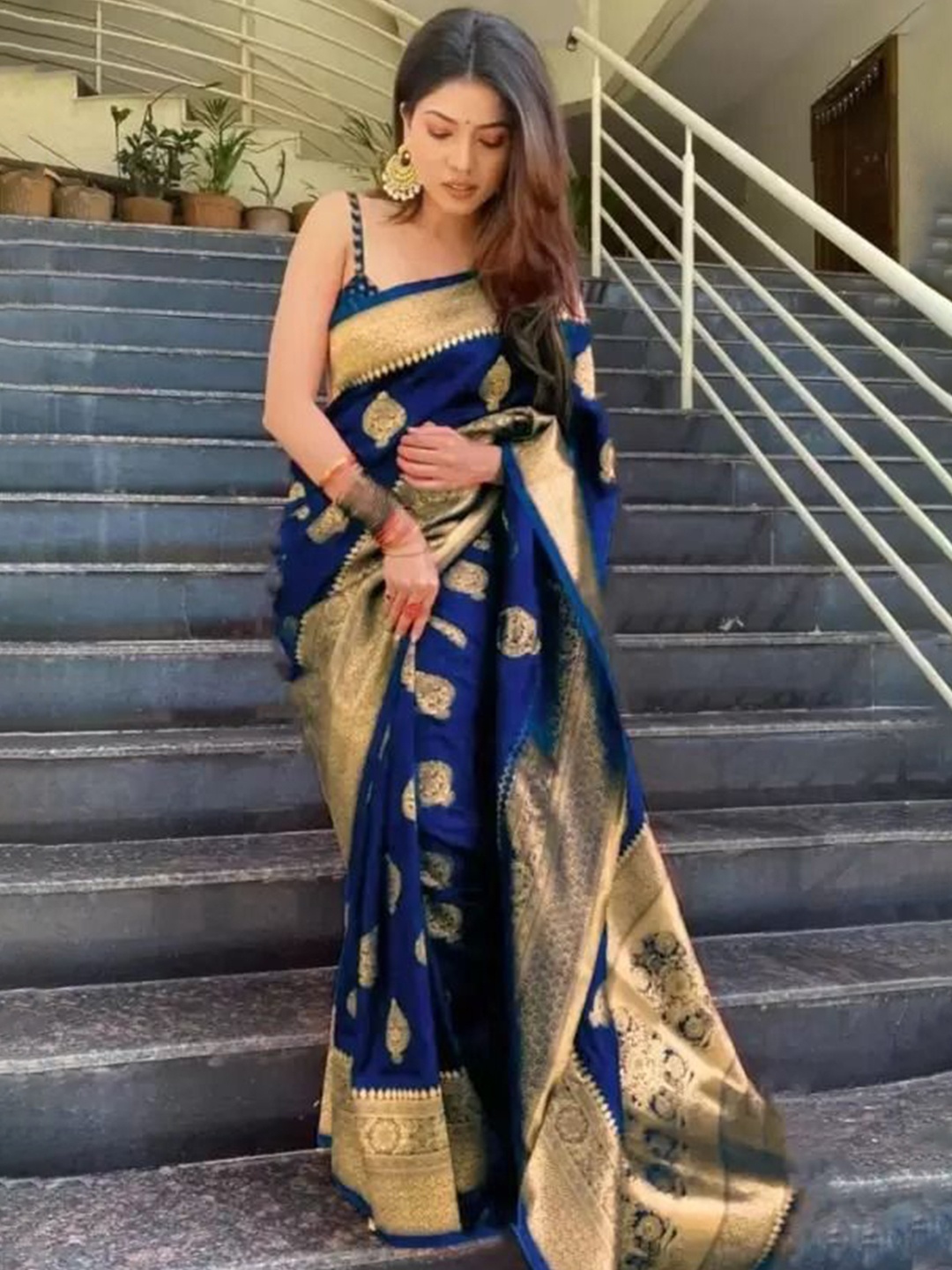 

KALINI Woven Design Zari Pure Silk Kanjeevaram Saree, Blue