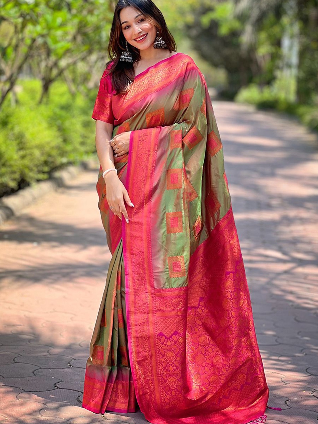 

Suha Art Silk Kanjeevaram Saree, Green