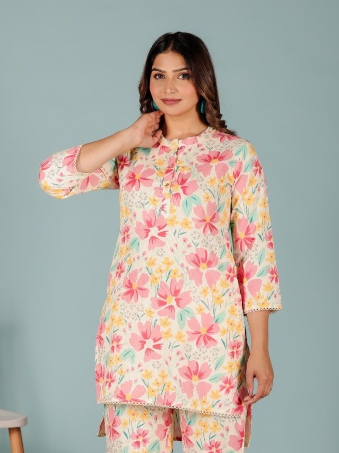 

Aramya Floral Printed Band Collar Pure Cotton Kurta, Cream