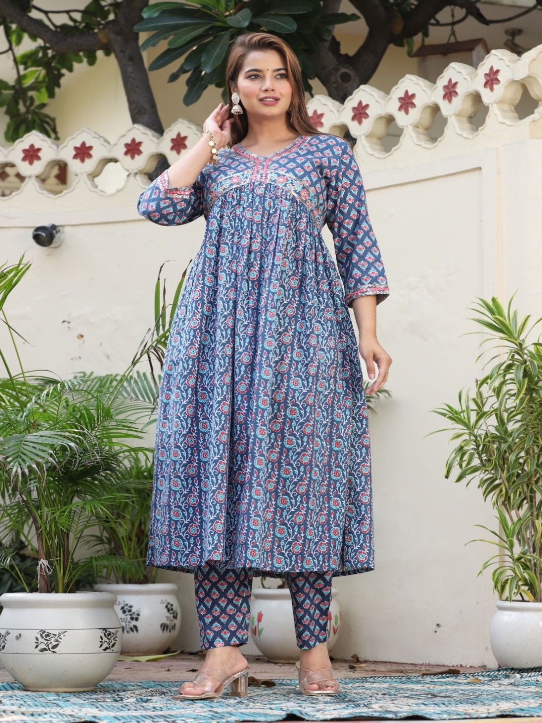 

ARANGETRAM Floral Printed V-Neck Thread Work A-Line Kurta With Trouser, Blue