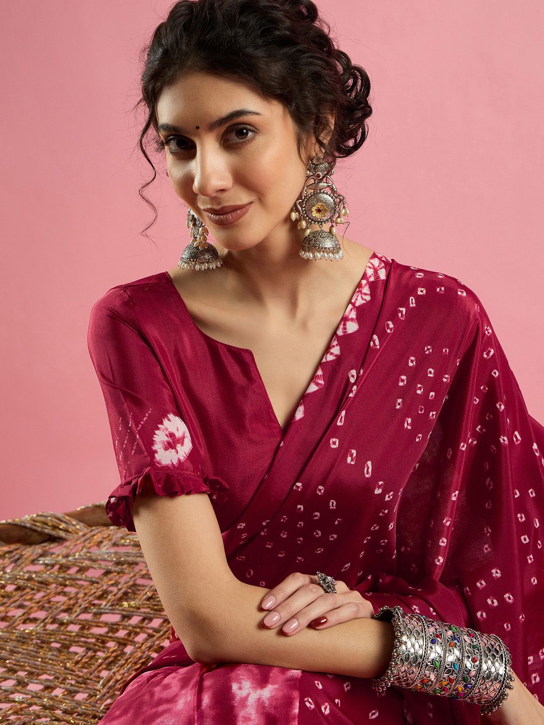 

Sangria Ethnic Printed Bandhani Saree With Blouse Piece, Red