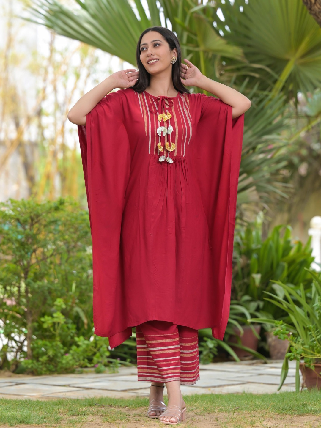 

KASHISHIYA Women Printed Regular Kurta with Trousers, Red