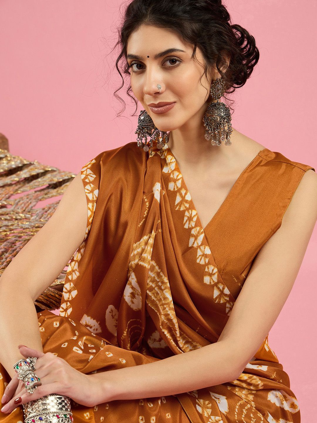

Sangria Ethnic Printed Saree With Blouse Piece, Mustard