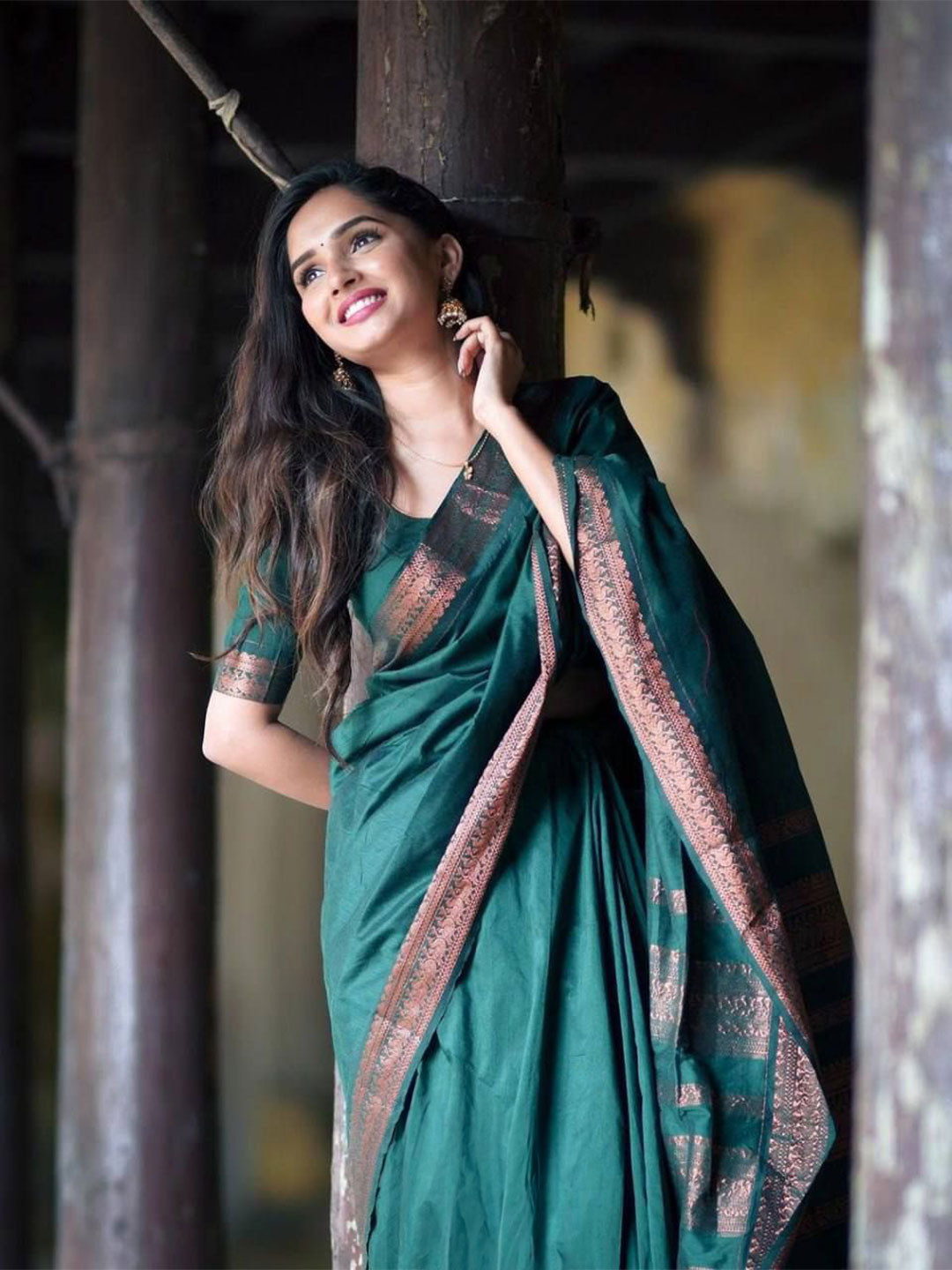 

Sanwariya Silk Woven Design Zari Silk Blend Kanjeevaram Saree, Green