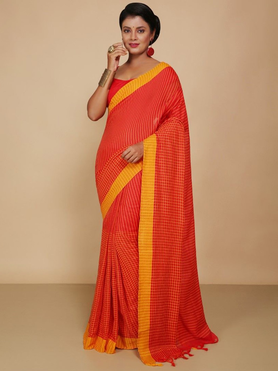 

BENGAL HANDLOOM Striped Pure Cotton Taant Saree, Red