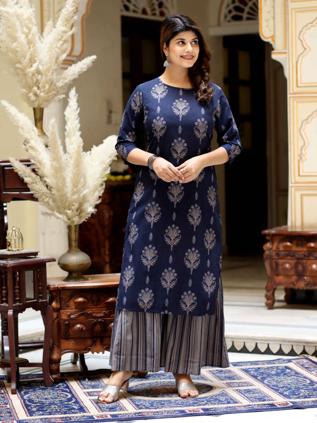 

Doriyaan Floral Printed Pure Cotton Straight Kurta With Sharara, Blue