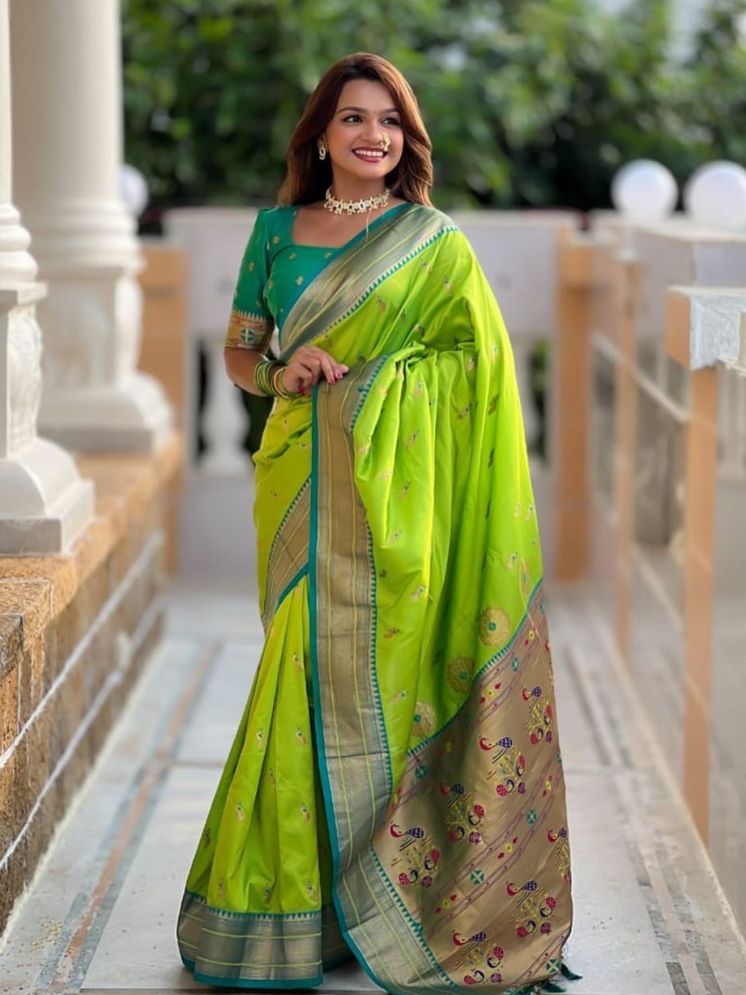 

MANSUBHA Woven Design Zari Silk Blend Banarasi Saree, Green