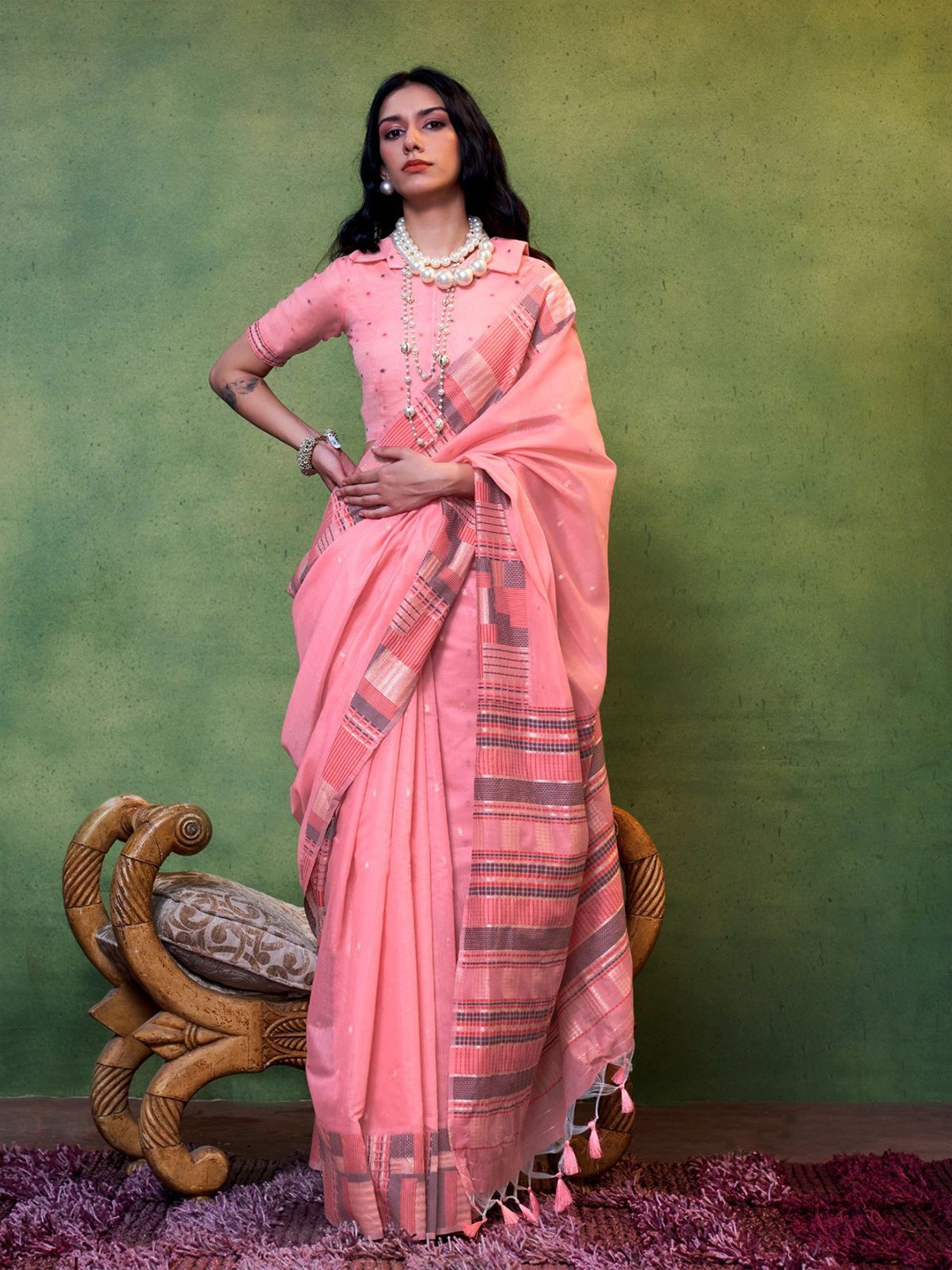 

ODETTE Woven Design Silk Blend Saree, Pink